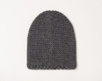 Bonnet doux en laine d'alpaga, bonnet minimaliste taille unique pour femme, bonnet simple en laine tricoté à la main en marron