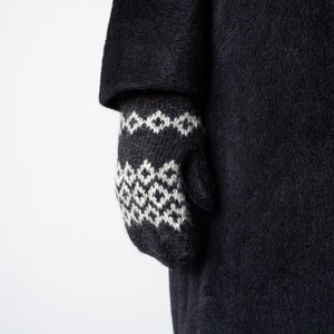 Schwarze Vintage Naturwolle Handschuhe, Unisex Winterhandschuhe, handgestricktes Weihnachtsgeschenk, Wollaccessoires Bild 2