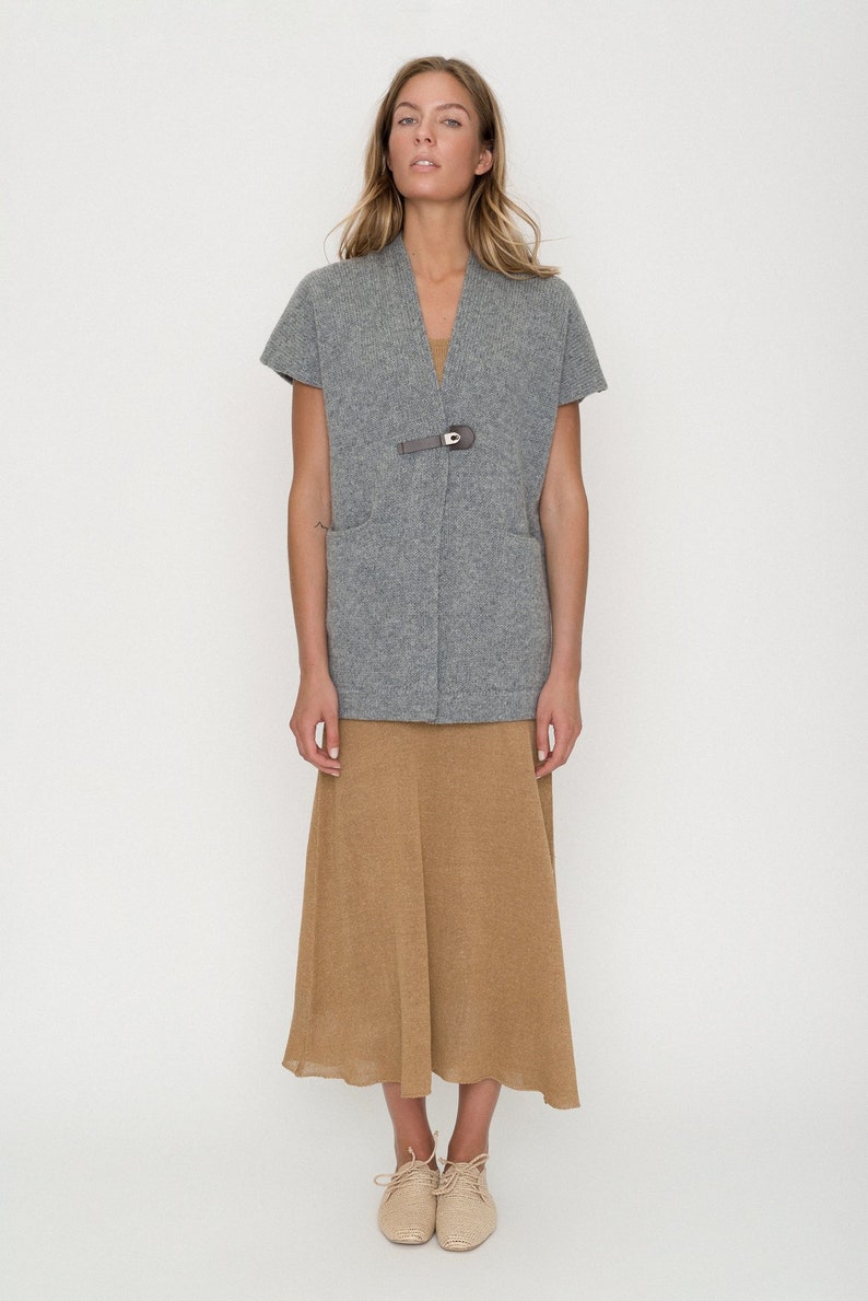 Women/'s Sweater Vest In Beige Color and Three-Quarter Sleeve