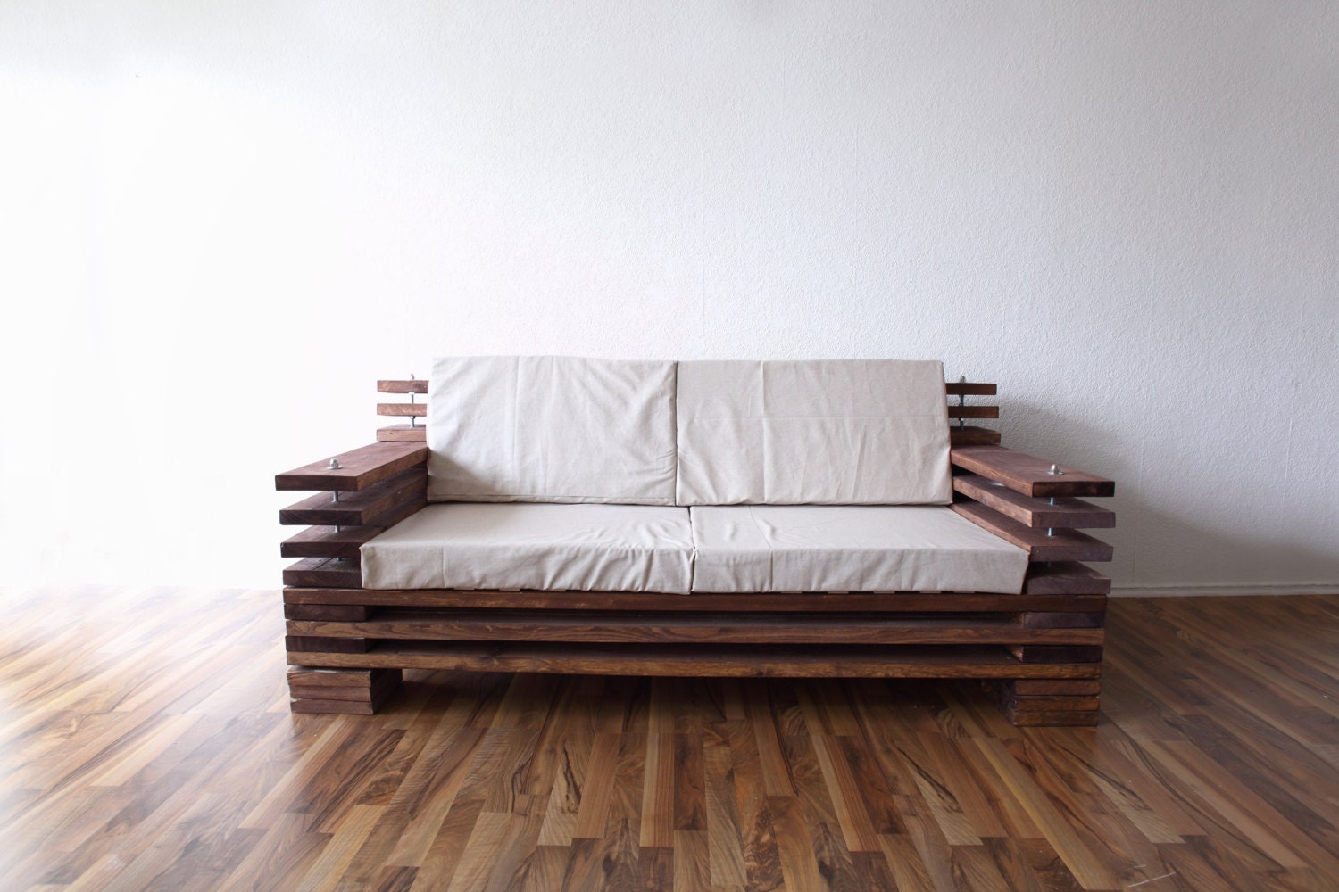 Design-Sofa aus Holz in Ihren Lieblingsfarben | Etsy