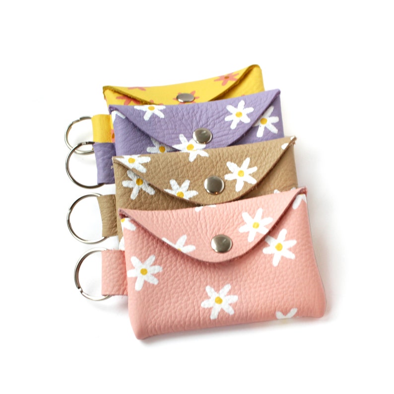 Hand Painted Daisy Cardholder Keyring image 3