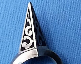 Craeven Spike ring with Blackwork