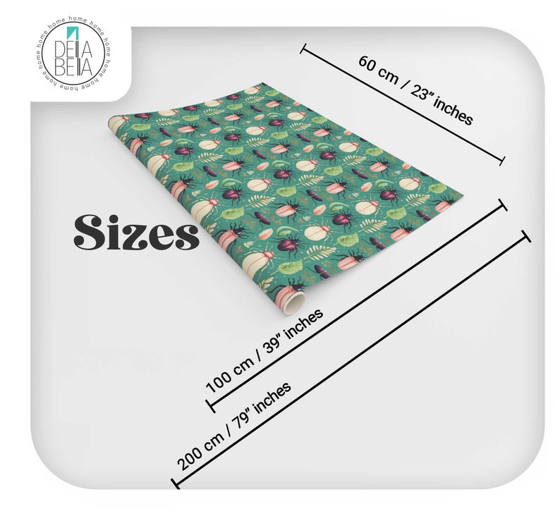 Op de afbeelding: Een groen inpakpapier met een patroon van kleurrijke kevers en bladeren. Het papier is verkrijgbaar in drie maten: 60 cm x 23 inch, 100 cm x 39 inch en 200 cm x 79 inch.
