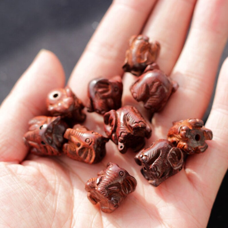 Sandalwood Hand Carved Lotus Pendant Charms Beads Bracelet Jewellry Finding Sandalwood Hand Carved Lotus Pendant Charms Beads Bracelet Jewellry Finding