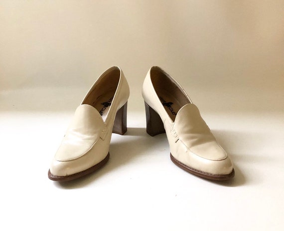 Vintage Cream Leather Hunt Club Pumps Size 7.5 - image 2