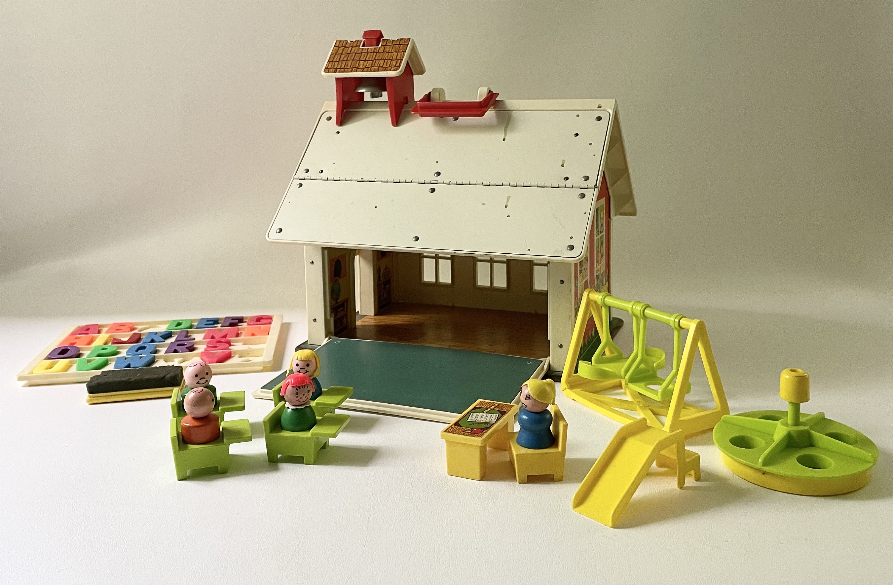 Fisher-Price École Maternelle Vintage 1970 – Garage Jouet Réf 929, Bon État