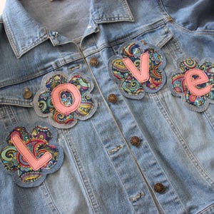 Ensemble de patchs « Love Flower », patchs floraux en tissu à mouvement libre, patchs floraux en jean à coudre, patchs pour vestes en jean recyclé, appliques florales