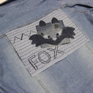 Toppa in denim riciclato a forma di volpe, grande applicazione con motivo animale da cucire per vestiti, accessori o decorazioni murali.