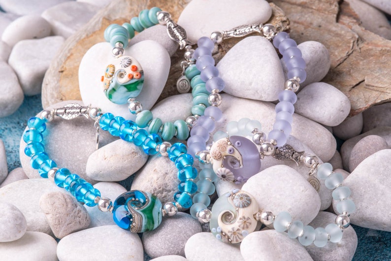 Deep Blue Sea Silver Fish Bracelet handmade glass beads Beach Art Glass UK
