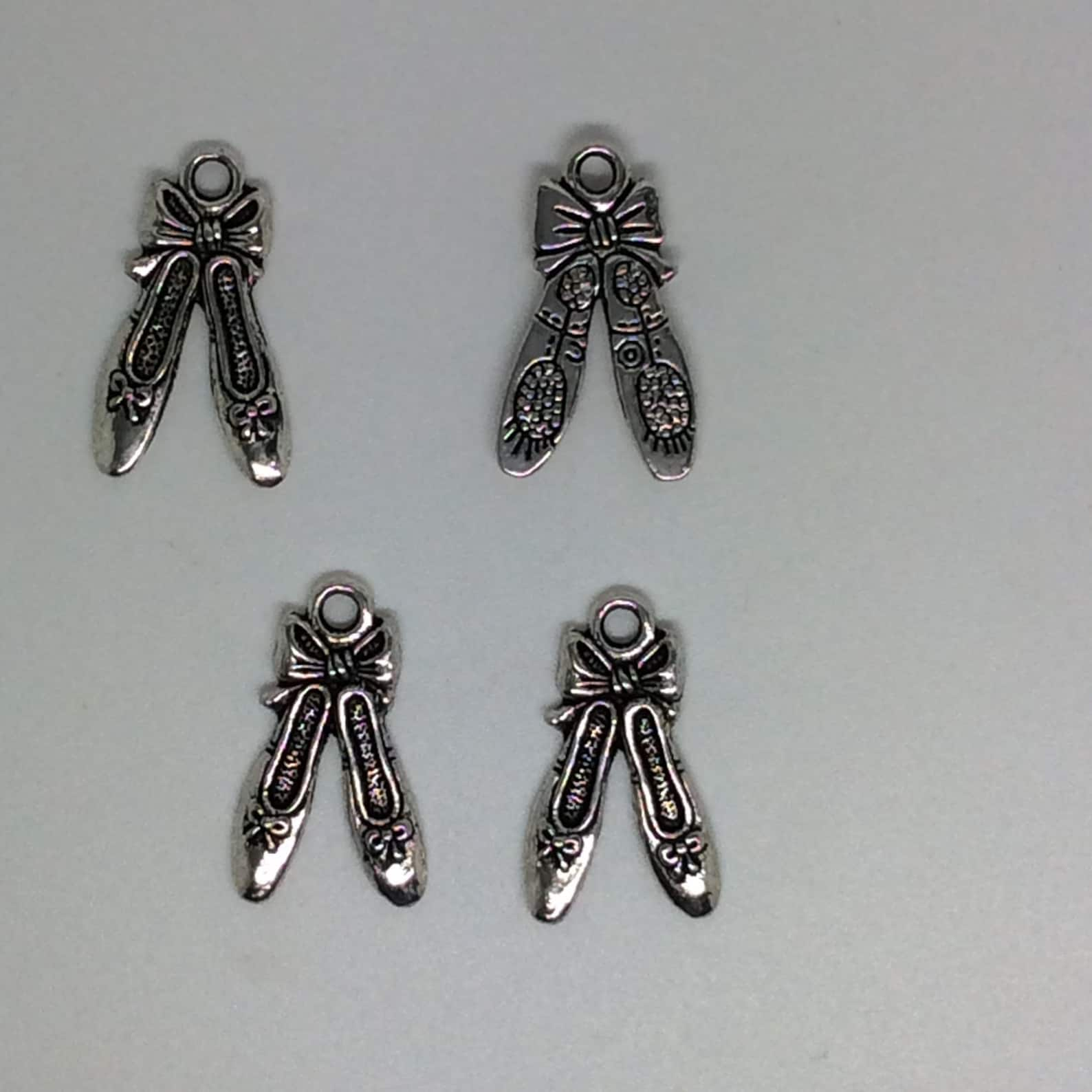 10 ballet shoes charms- 21x13 mm - antique tibetan silver tone- double sided charm- ballet theme ref. 482