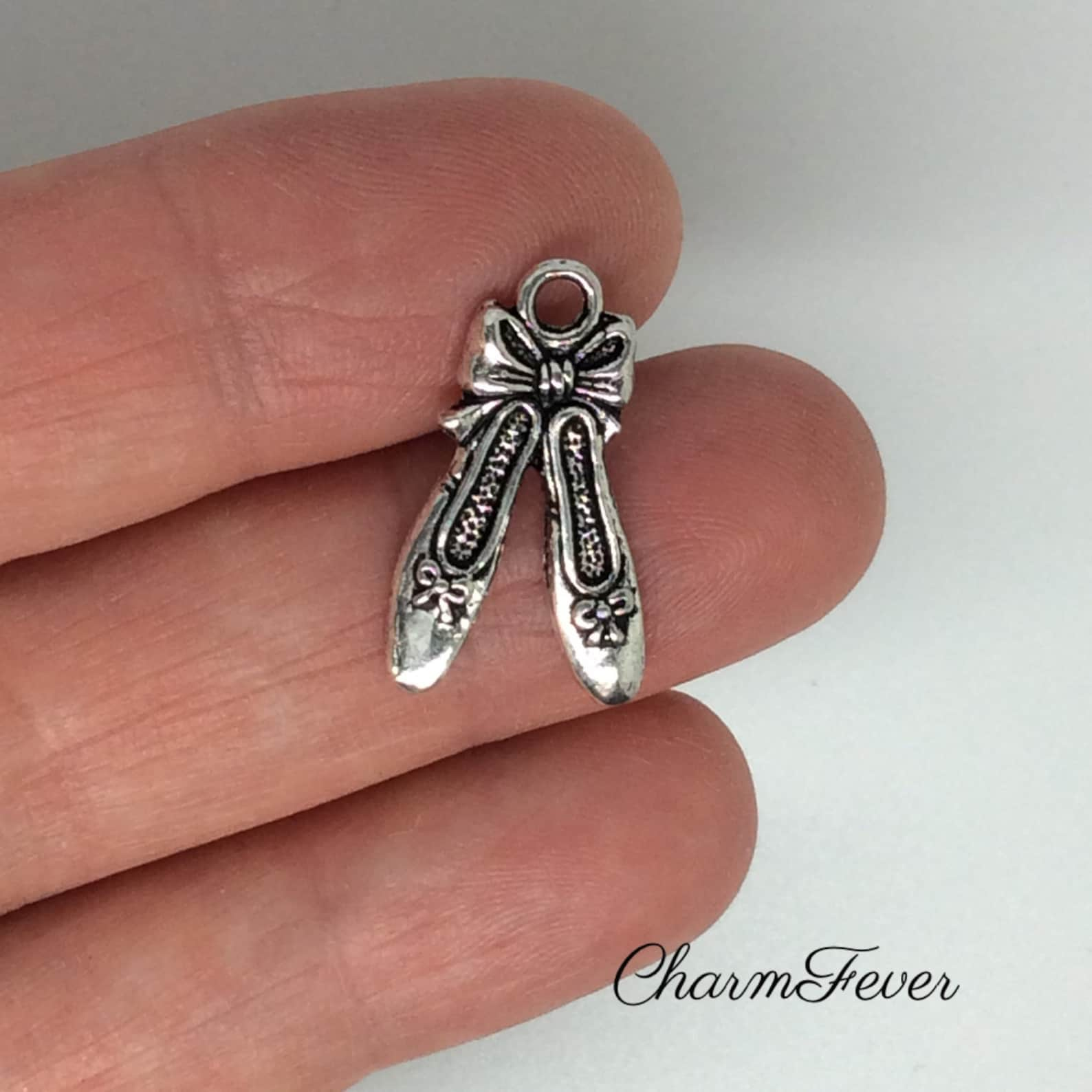 10 ballet shoes charms- 21x13 mm - antique tibetan silver tone- double sided charm- ballet theme ref. 482