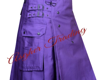 Könnte beinhalten: Lilafarbener Utility-Kilt mit mehreren Taschen und Schnallen. Der Kilt hat ein plissiertes Design und ist aus strapazierfähigem Stoff gefertigt.