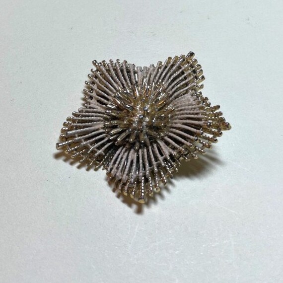 Vintage atomic star brooch, goldtone metal with c… - image 3