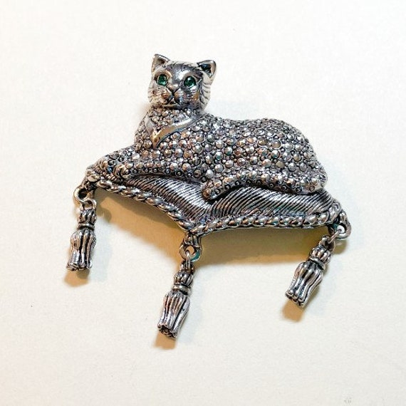 Vintage cat brooch from Avon, Regal Cat, silverto… - image 3