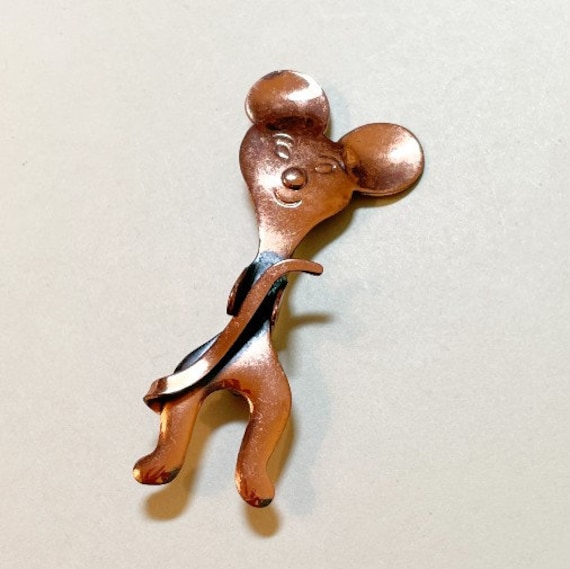 Vintage modern mouse brooch in copper colored met… - image 1