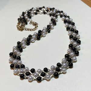 Vintage woven faux pearl necklace in black and white, 19 to 22 inches long, goldtone metal, chain, braided necklace, 1980s  NPE2232