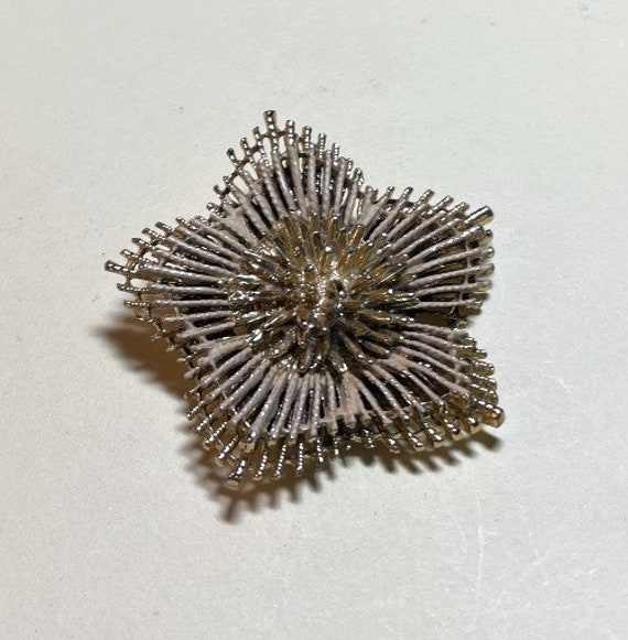 Vintage atomic star brooch, goldtone metal with c… - image 1