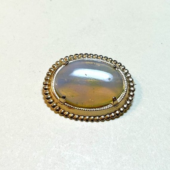 Vintage opalescent stone brooch, goldtone metal, … - image 2