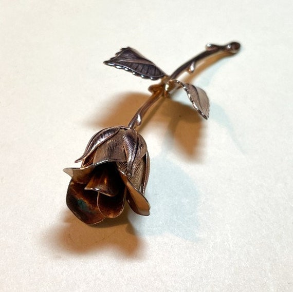 Vintage gold rose brooch from Giovanni with light… - image 3