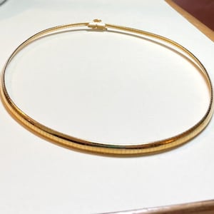 Vintage skinny Omega chain necklace, 18 inches long, goldtone metal, safety clasp, flexible collar necklace, gold necklace, 1980s  ND764