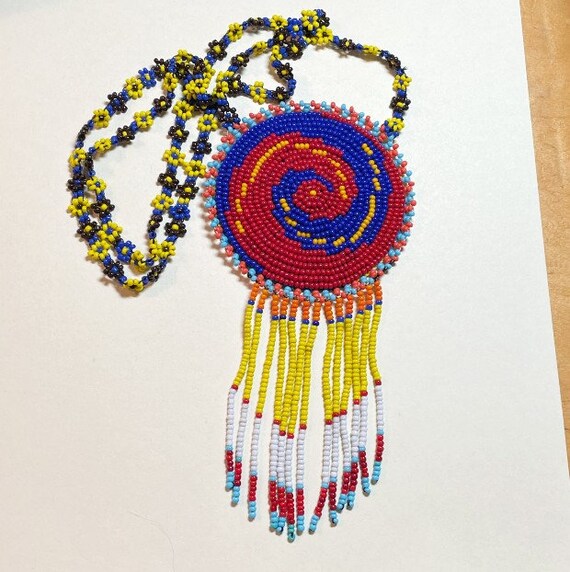 Vintage Native American Beaded Medallion Pendant Necklace 29