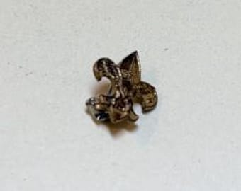 Vintage Boy Scouts tiny uniform pin, goldtone metal, Trefoil lapel uniform pin, Gold Eagle Promise Badge, America Scouts badge  PA1148