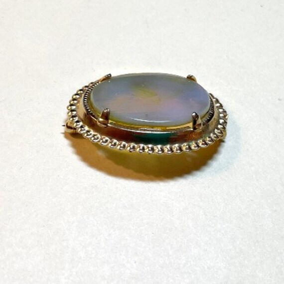 Vintage opalescent stone brooch, goldtone metal, … - image 4