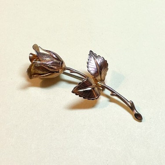 Vintage gold rose brooch from Giovanni with light… - image 1