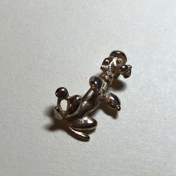 Vintage poodle dog brooch from Sarah Coventry, goldtone metal, Sarah Coventry brooch, dog pin, poodle pin, novelty brooch, 1970s