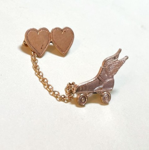 Vintage skating sweethearts pin with winged rolle… - image 2