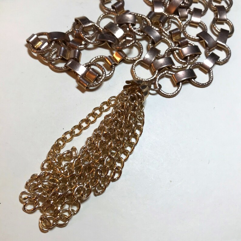 round chain links 1960s-70s tassel belt Vintage adjustable gold chain belt with tassel goldtone metal 44 inch maximum length