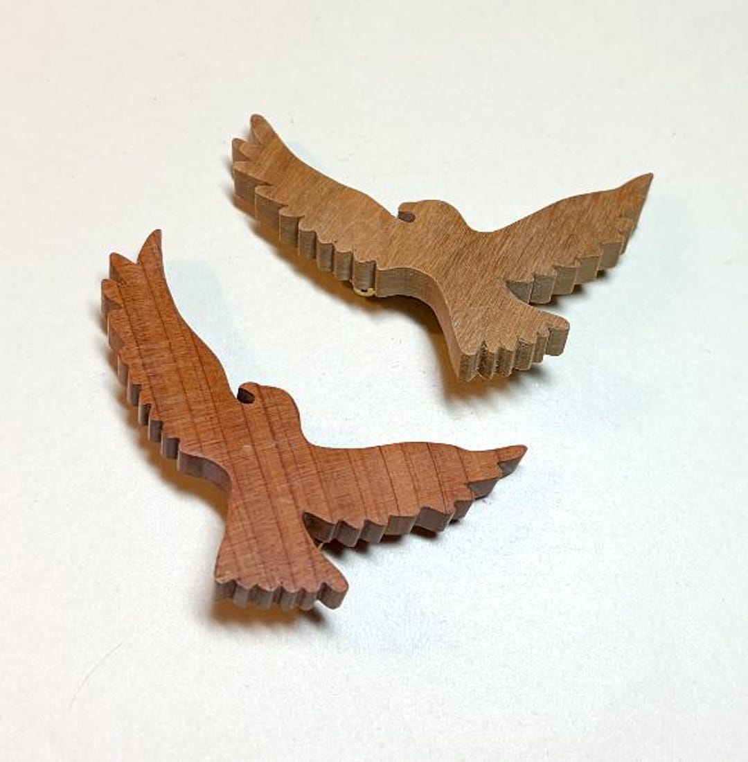 バード pilvikki ビンテージ Two Vintage Wooden Bird Brooches, Different Finishes, Handmade