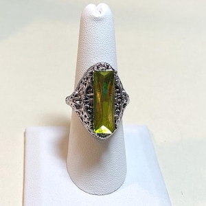 Vintage costume jewelry ring, size 8, silvertone metal, faceted green stone, fancy ring, statement ring, cocktail ring  MI6229