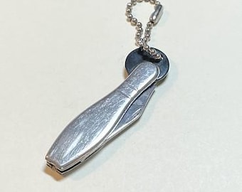 Vintage bowling pocket knife from Providence Cutlery, silvertone metal, keychain, pen knife, bowling pin and ball, 1950s-60s  KD672
