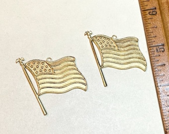 Vintage supply 2 pieces brass stamping US flag pendant, goldtone brass metal, 1 1/2 inches by 1 1/4 inches, loop, vintage stamping BS313