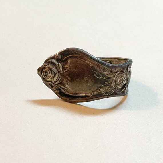 Vintage rose design spoon ring, size 7, silverton… - image 4
