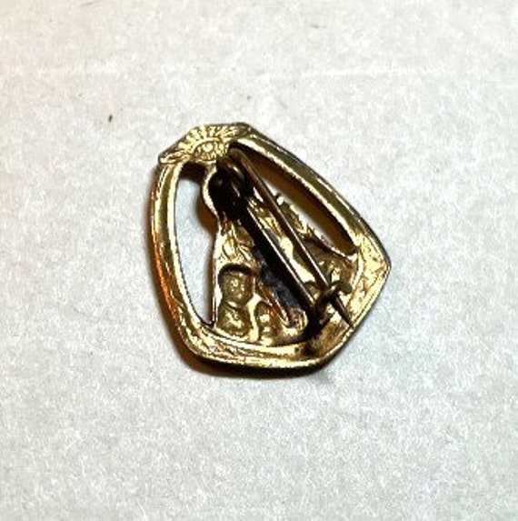 Vintage tiny Catholic medal brooch, goldtone meta… - image 5