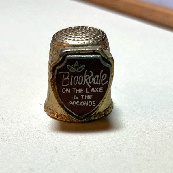 Vintage collectible sewing thimble, Brookdale on the Lake by the Poconos, metal with enamel, lots of wear to the metal, T7212