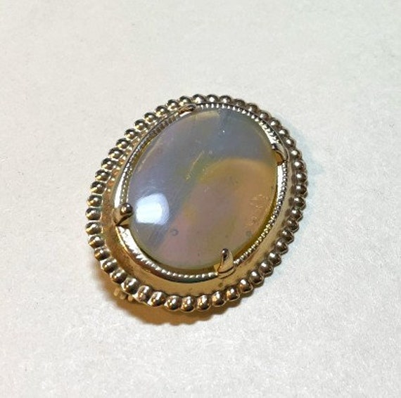 Vintage opalescent stone brooch, goldtone metal, … - image 3