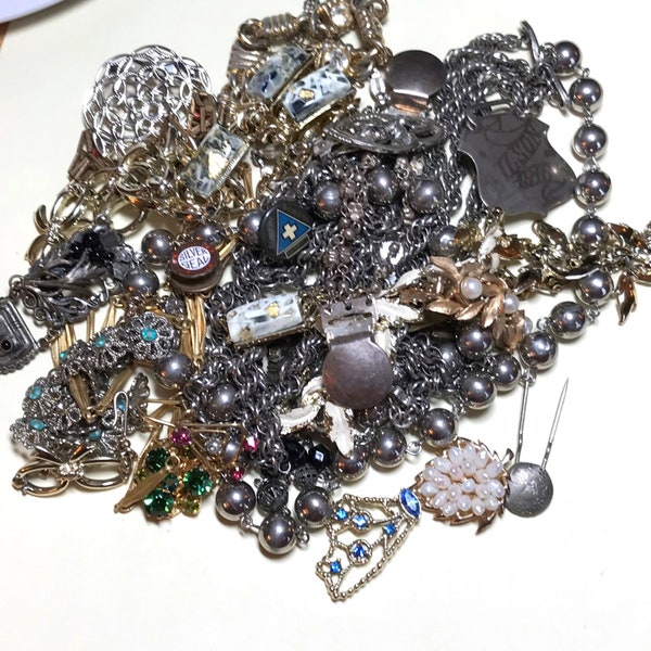 Vintage jewelry lot for craft harvest, jewelry supplies, chain, links, rhinestones, metal, vintage craft lot, broken jewelry lot, L4171