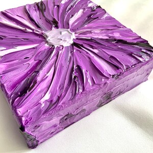 3D Flower Painting: Impasto Textured Purple Floral Artwork (5x5 canvas) bild 9