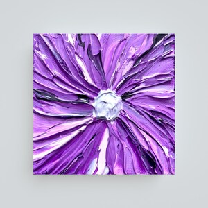 3D Flower Painting: Impasto Textured Purple Floral Artwork (5x5 canvas) bild 5