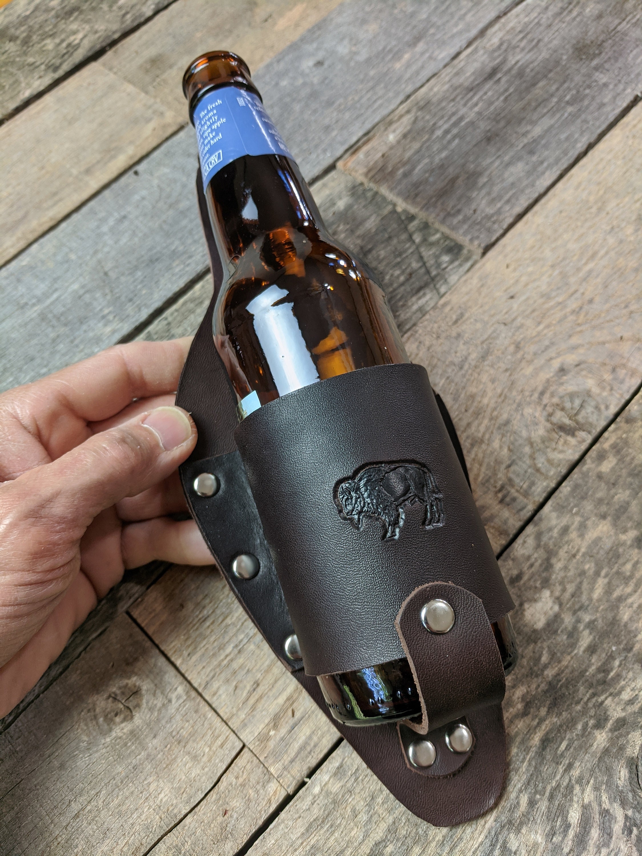  Hide & Drink, Beer Holster for Cowboy, Handsfree Beverage  Holder, Western Bottle Leg Grip for Men and Women, Full Grain Leather,  Handmade Drinking Accessories, Bourbon Brown : Home & Kitchen