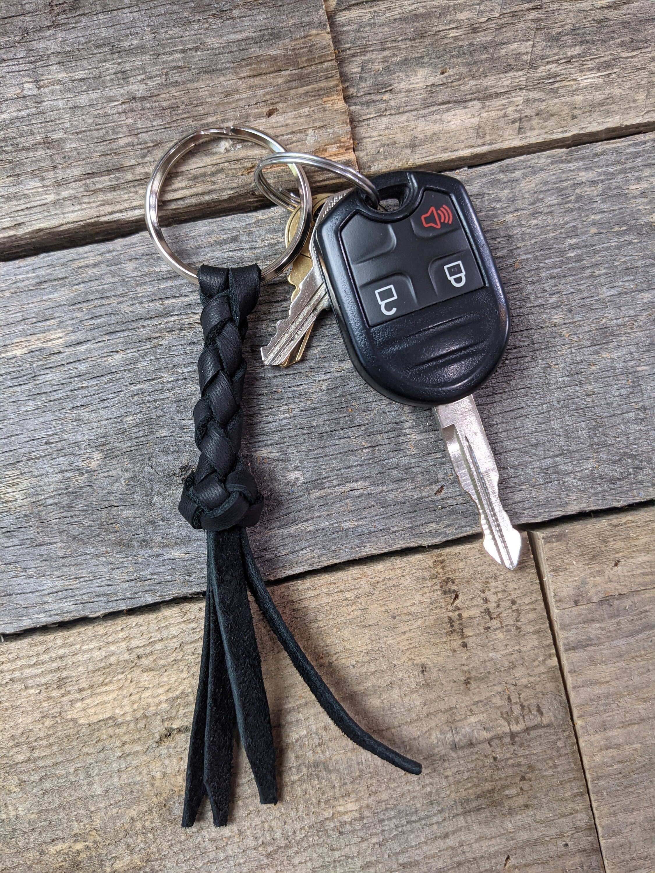 AWARD ROUND KEY RING > ITALIAN LEATHER BLACK