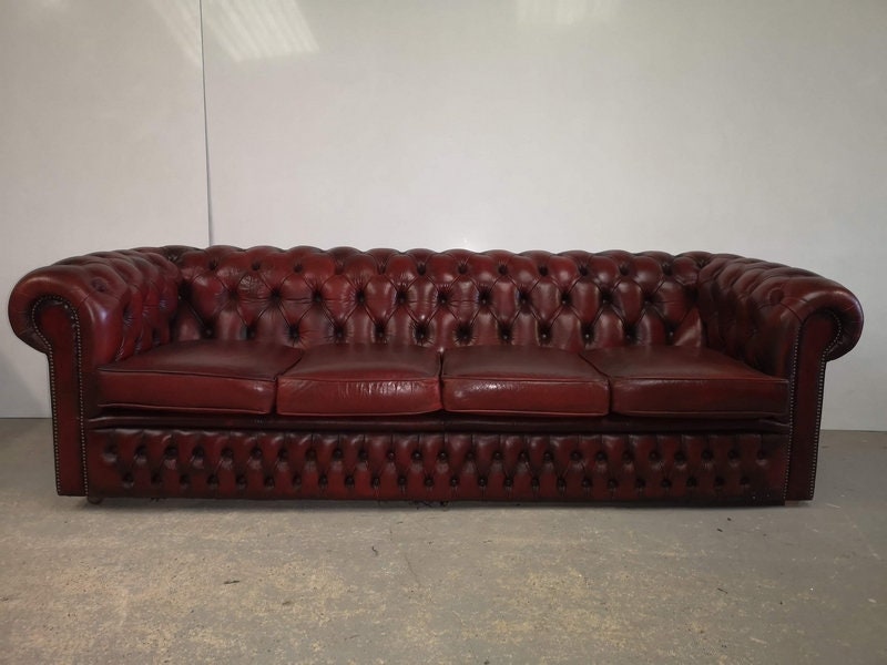 Canapé Chesterfield Cuir Quatre Places Vintage