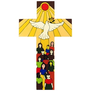Peut inclure: Une croix en bois avec un fond jaune et une colombe blanche tenant une branche d'olivier dans son bec. La colombe est entourée d'un rayonnement solaire. Sous la colombe, il y a 12 personnes de différentes couleurs de peau et de vêtements.