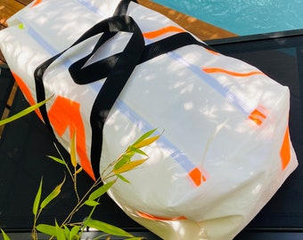 XL Upcycled Sailcloth Duffle Bag: Handmade Travel Bag with Zipper