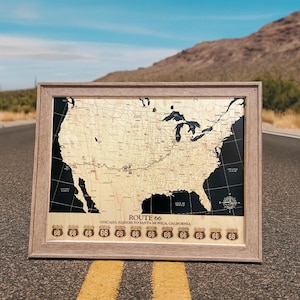 Mappa in legno della Route 66: decorazione incisa per viaggi on the road negli Stati Uniti.