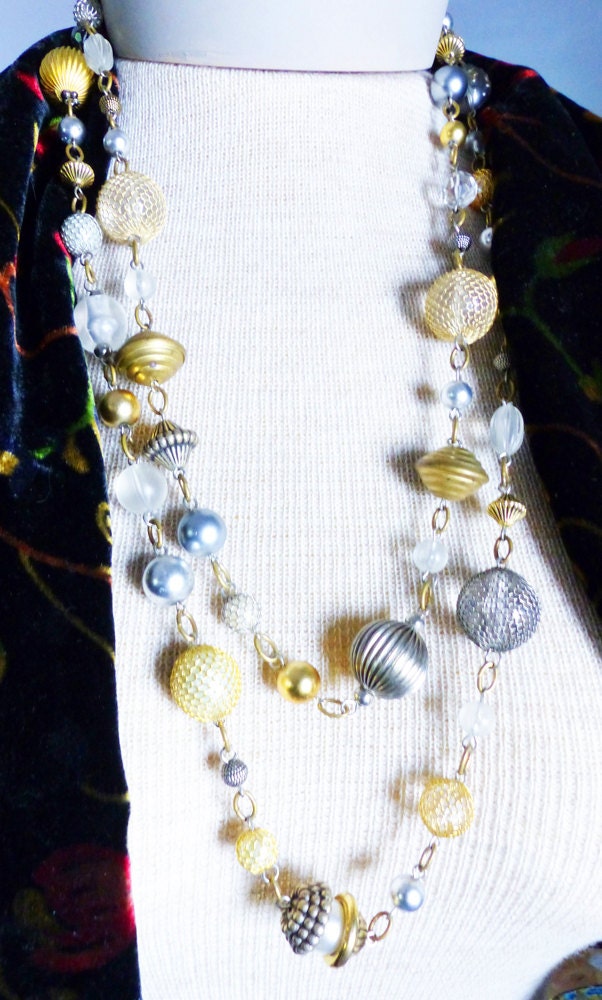 ◆VINTAGE HOLLYWOOD◆ Galaxy Ball Beads Necklace VH2335NE006 Vintage Old Hollywood Glam Bauble Extra Long Strand Necklace