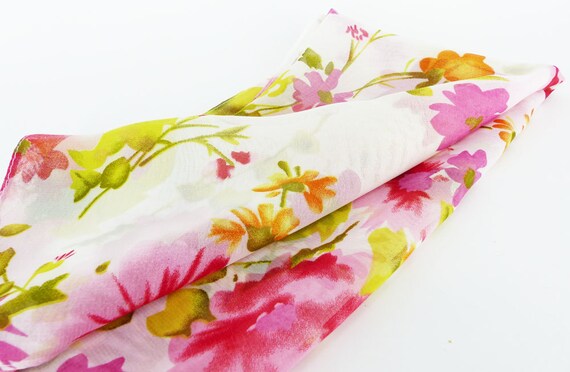 Vintage dainty feather weight scarf in a beautifu… - image 3